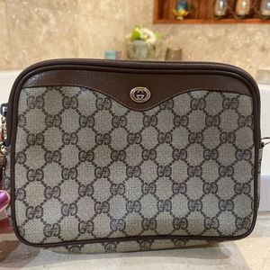 (Sold) Authentic vintage Gucci crossbody purse